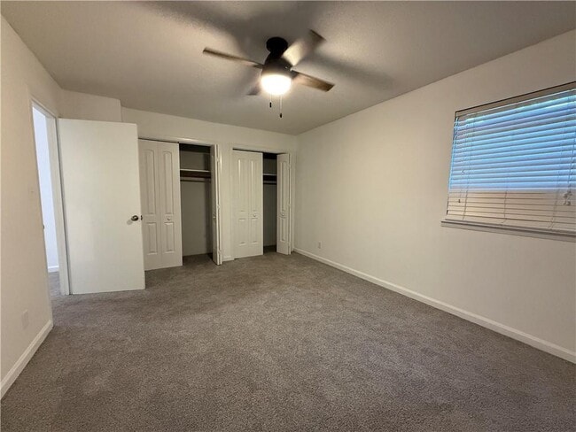 Building Photo - 902 Darling Ave