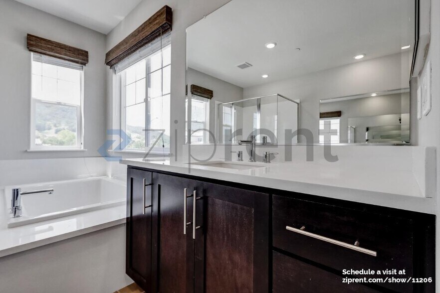 Building Photo - 7150 Kirigin Way
