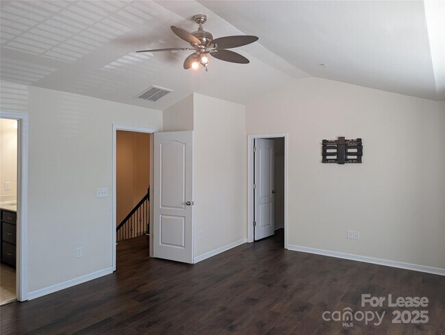 Building Photo - 115 Dellbrook St