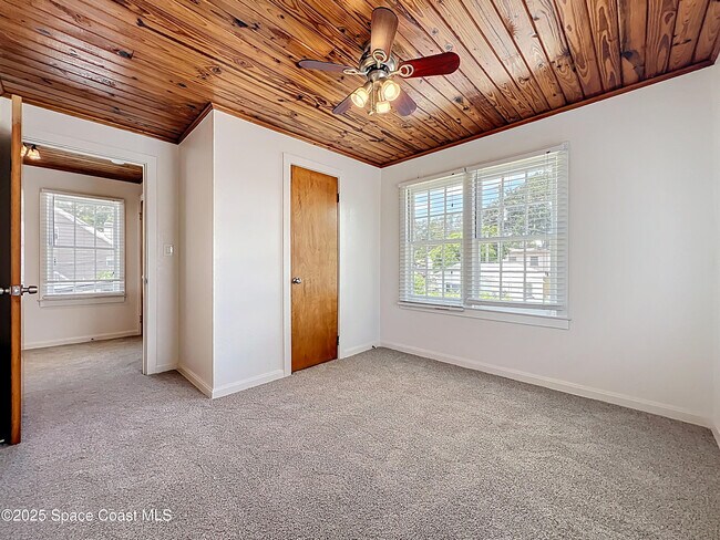 Building Photo - 2811 Indian River Dr
