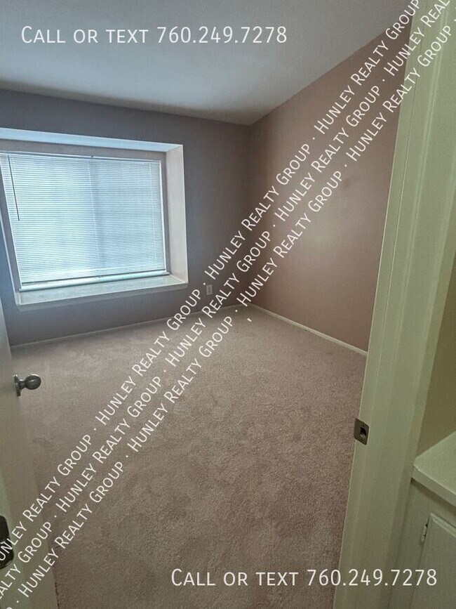 Building Photo - 13560 La Villa Dr