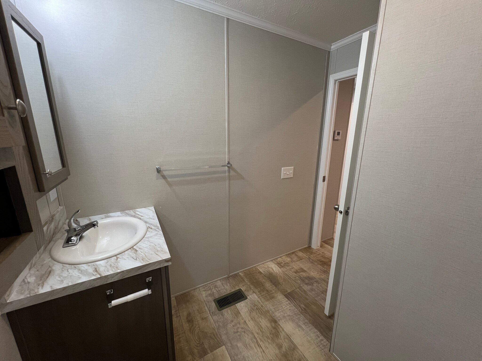 Building Photo - 15856 Marentette Dr