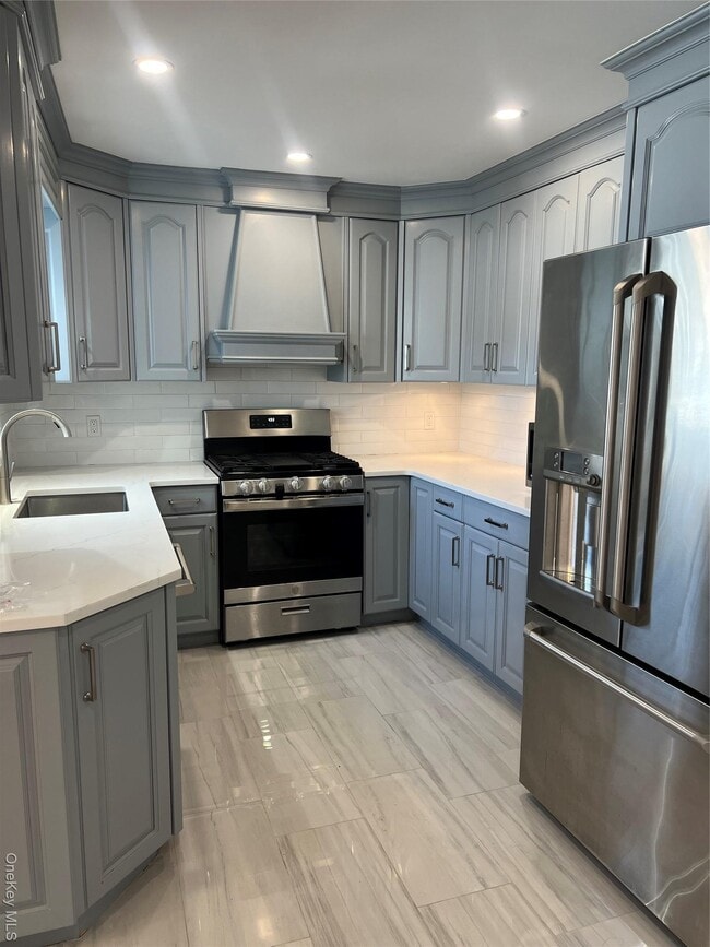 Building Photo - 1016 Oaks Dr