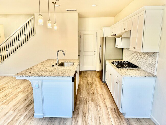Building Photo - Newly Built 3/2.5 Bonadelle Home in Riverstone Community