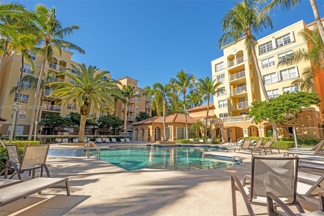 Building Photo - 19501 E Country Club Dr