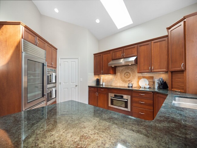Building Photo - Dream Home At Shelley Lake