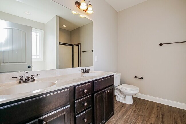 Building Photo - 45 Oakton Dr