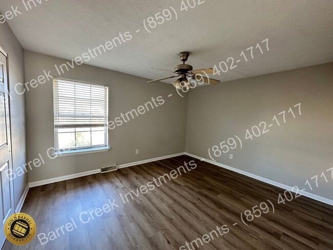 Building Photo - 2-Bed 1.5-Bath Townhome