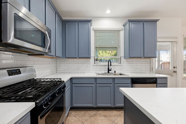 Building Photo - 30802 Lavender Trace Dr