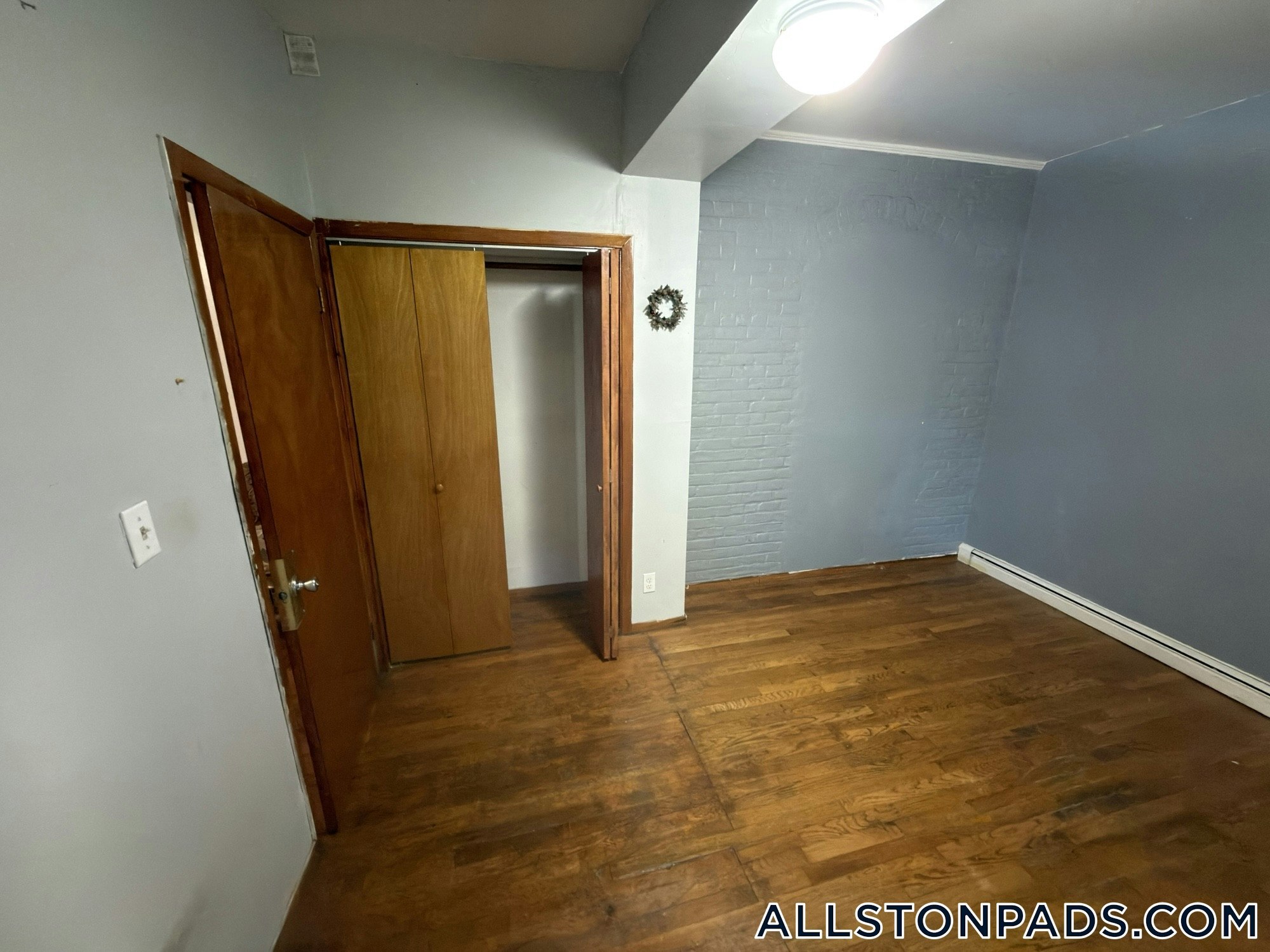 Building Photo - 46 Park Vale Ave