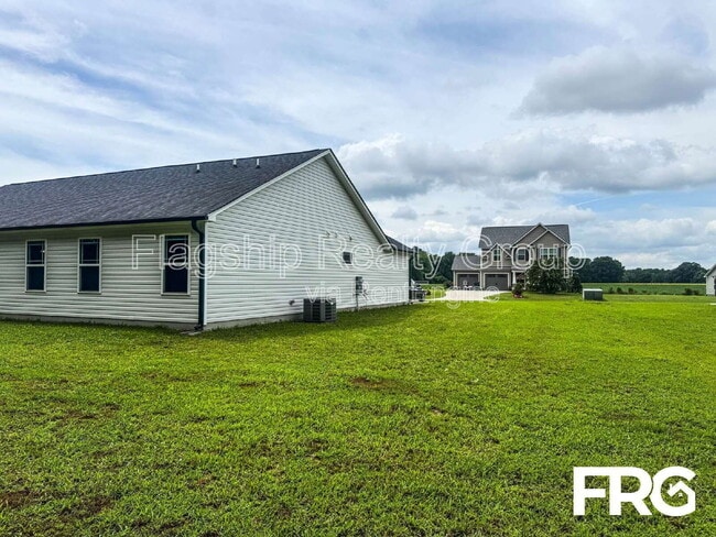 Building Photo - 110 Highland Pk Dr