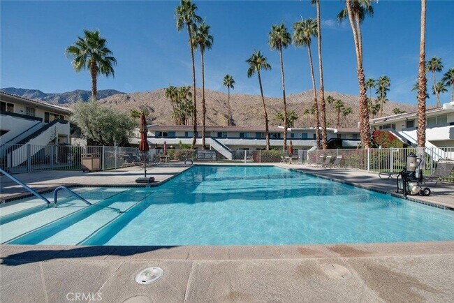 Building Photo - 1900 S Palm Canyon Dr