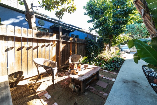 Building Photo - 11638 Riverside Dr