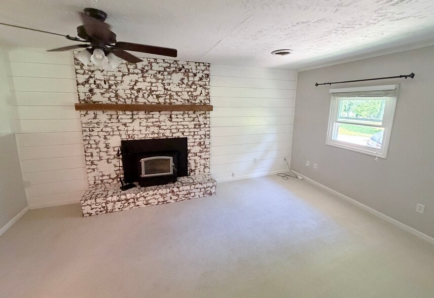 Building Photo - 581 Austin Smith Dr