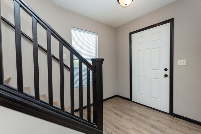 Building Photo - 11050 E Fawn Grove St