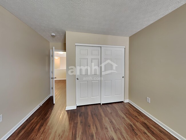 Building Photo - 5960 Driftwood Ct