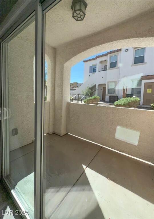 Building Photo - 50 Aura de Blanco St