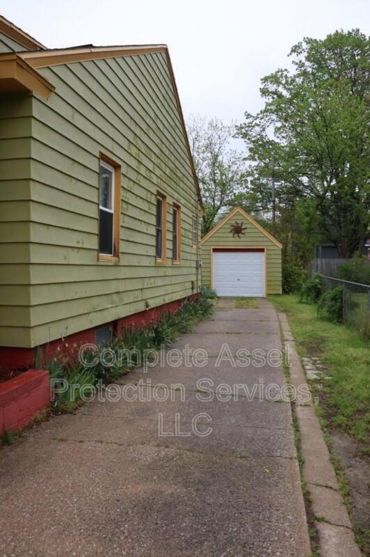 Building Photo - 223 N Calumet Ave