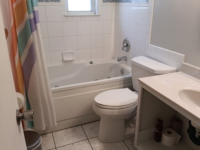 Building Photo - 3308 La Veta Dr