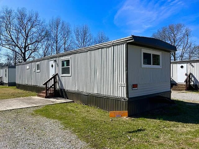 Building Photo - 415 W Limestone Rd