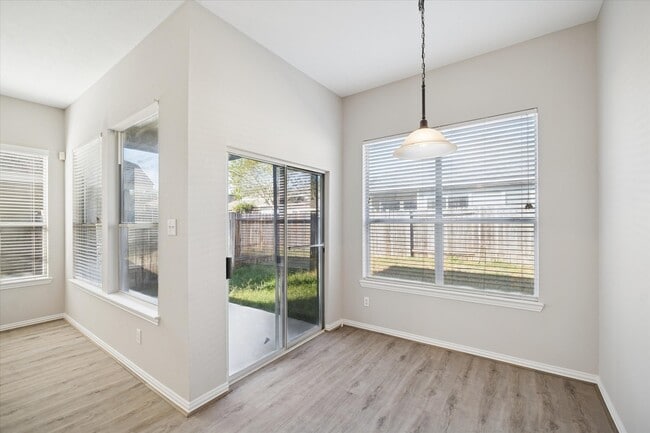 Building Photo - 2915 Crescent Oaks Park Ln