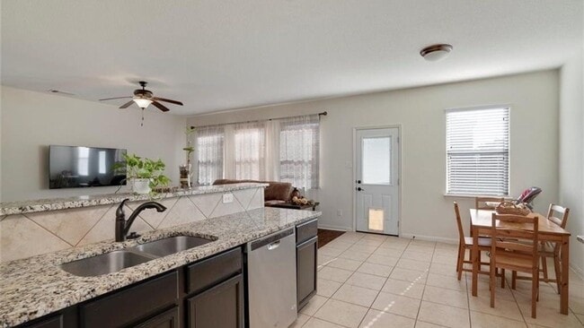 Building Photo - 1501 Treeta Trail