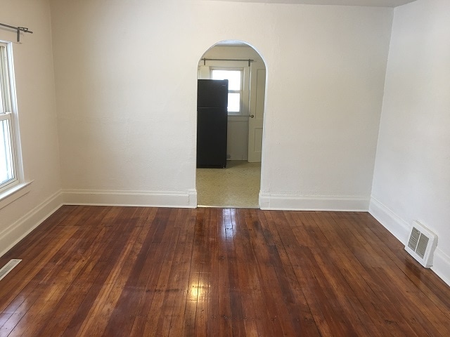 Building Photo - 614 10th St NE