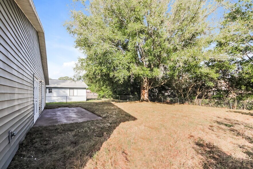 Building Photo - 1719 Orange View Way