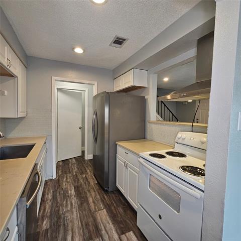 Building Photo - 3931 N Garland Ave