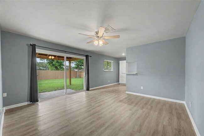 Building Photo - 6343 Maple Hill Dr