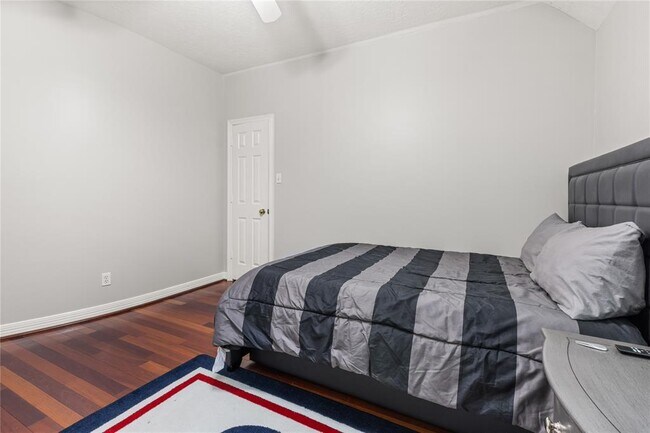 Building Photo - 6422 Gladehill Dr