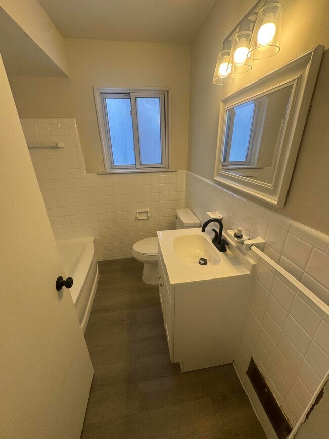 Building Photo - 9222 Forrer St