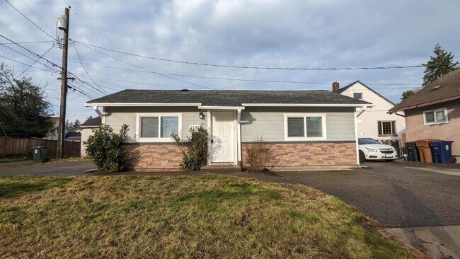 Building Photo - 3107 S 56th St