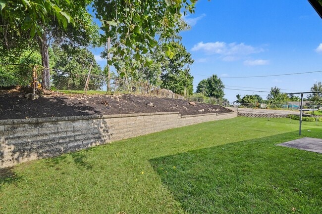Building Photo - 11247 Fawnhaven Dr