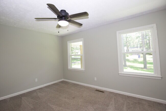Building Photo - Southern Pines Retreat: Cozy 3-Bedroom Hom...