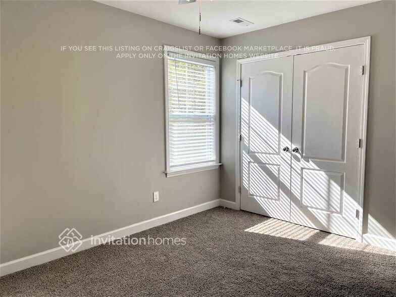 Building Photo - 270 Water Mill Rd