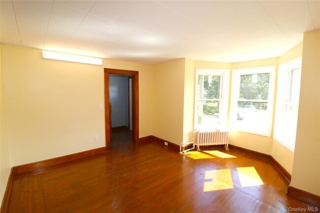 Building Photo - 375 NY-304