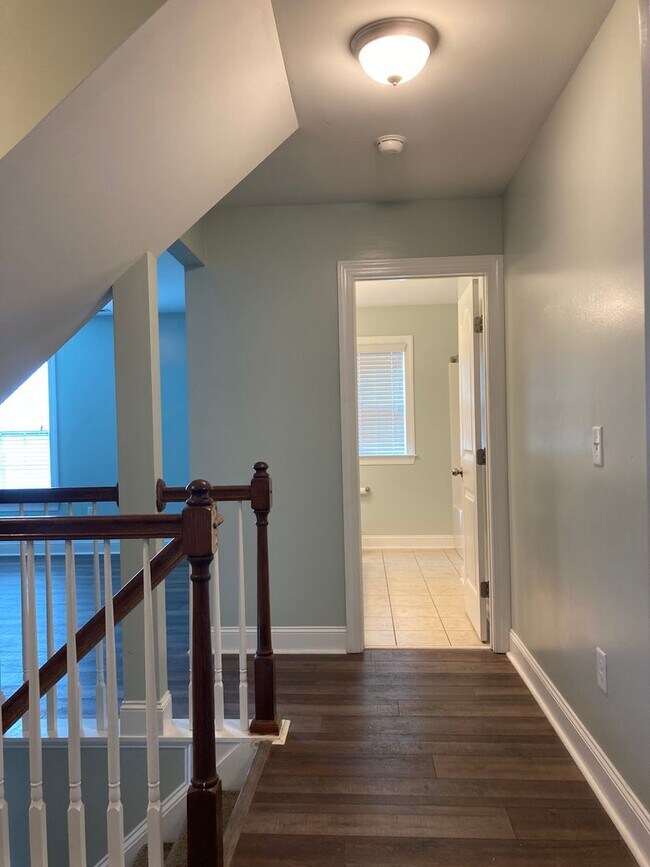 Building Photo - Immaculate 5 Bedrooms, 3.5 Bath Home Located Minutes from Shopping- Easy Commute to Sanford, Ft. ...