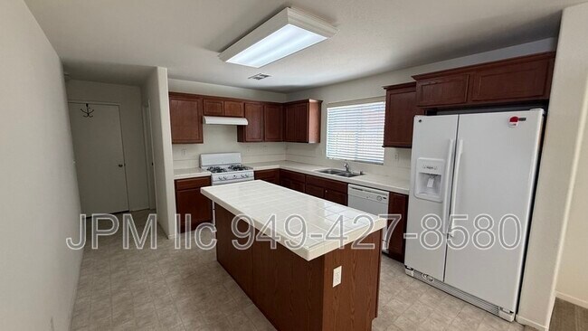 Building Photo - 330 Bulluno Dr