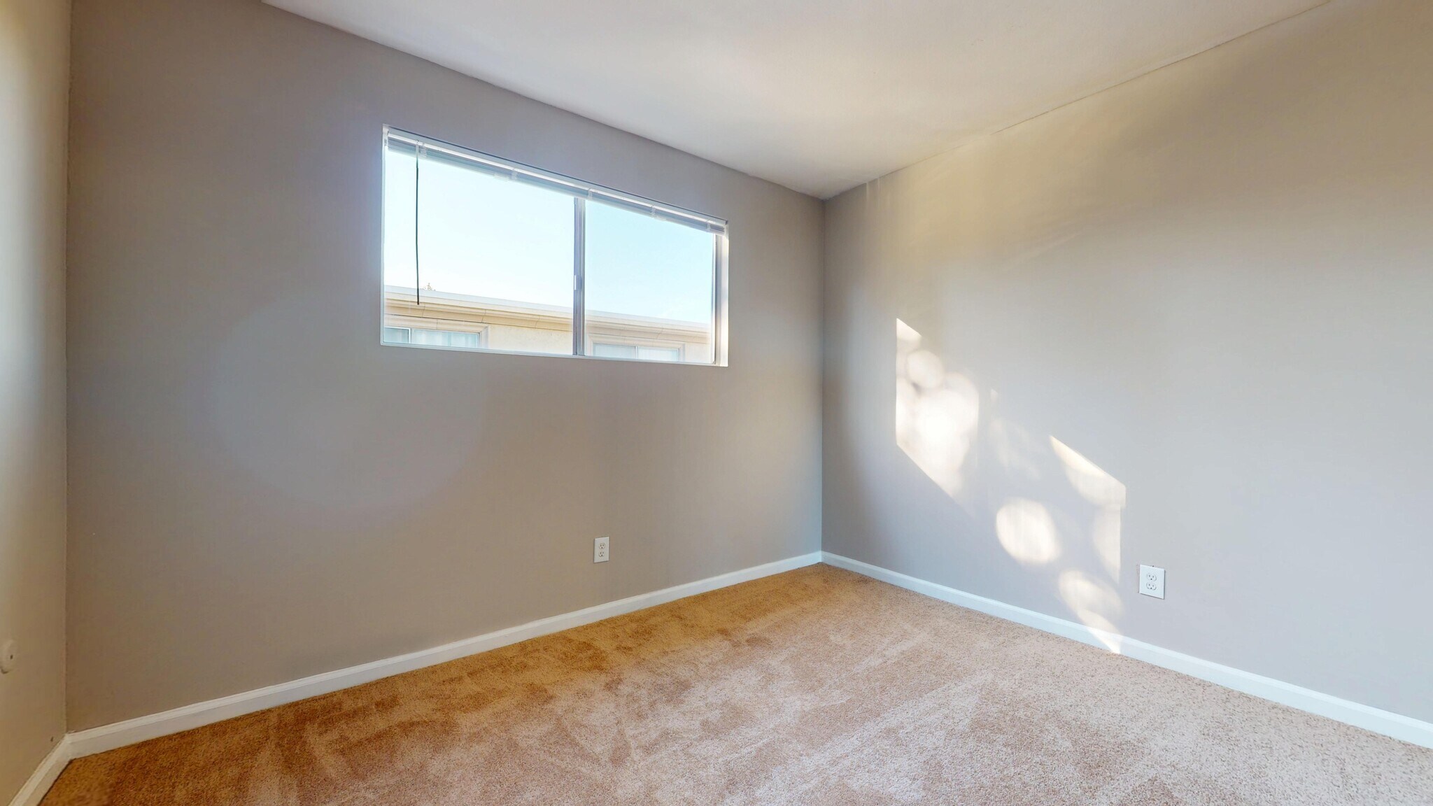 Building Photo - 20251 Cohasset St