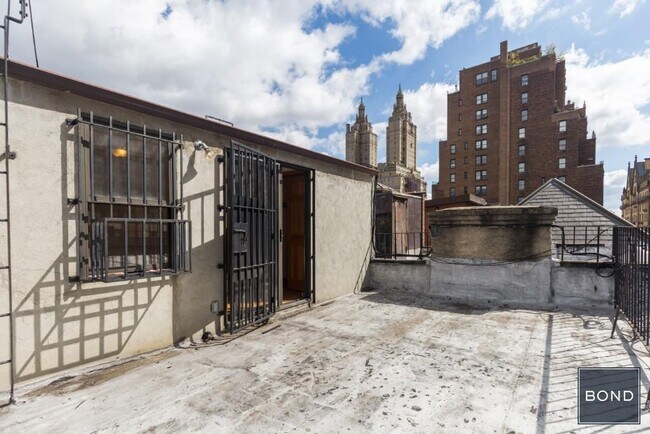 Building Photo - 59 W 73rd St