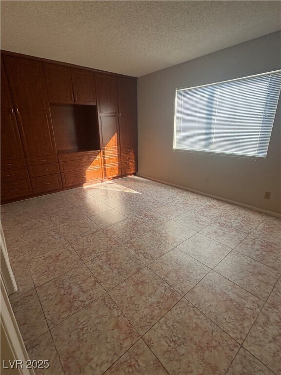 Building Photo - 7245 Great Oak Ave