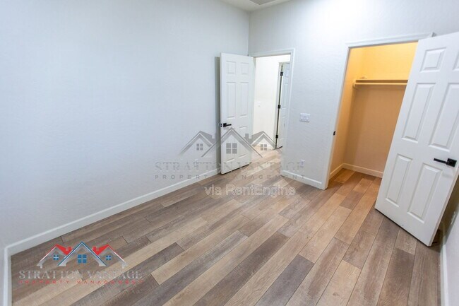 Building Photo - 14616 W Windward Ave