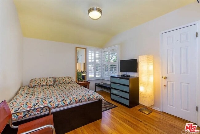 Building Photo - 5849 Goodland Ave
