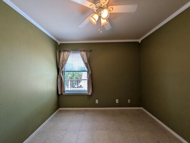 Building Photo - 369 Starling Creek