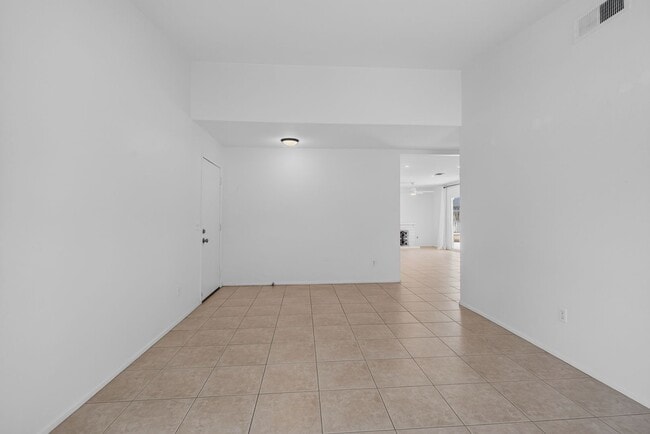 Building Photo - 263 Greenbriar Ct