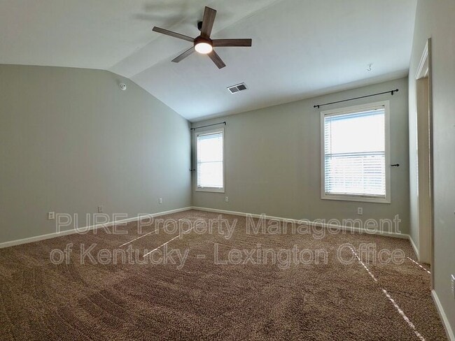 Building Photo - 2564 Rockaway Pl