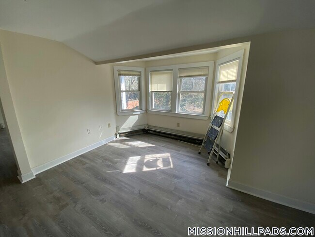 Building Photo - 40 Winthrop St