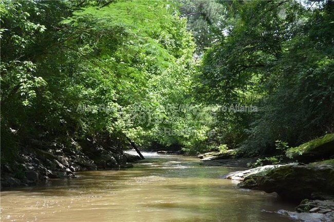 Building Photo - 2675 Rivers Edge Dr NE