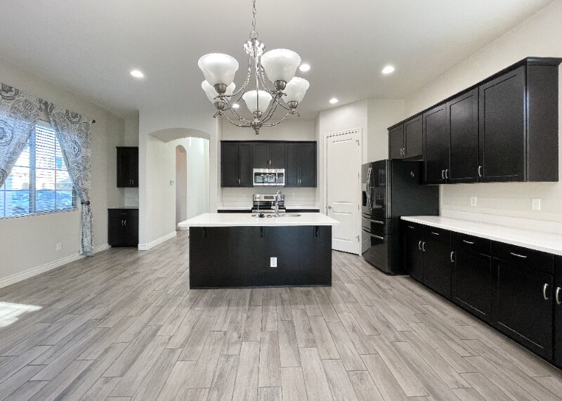 Building Photo - 2902 E Ebony Dr